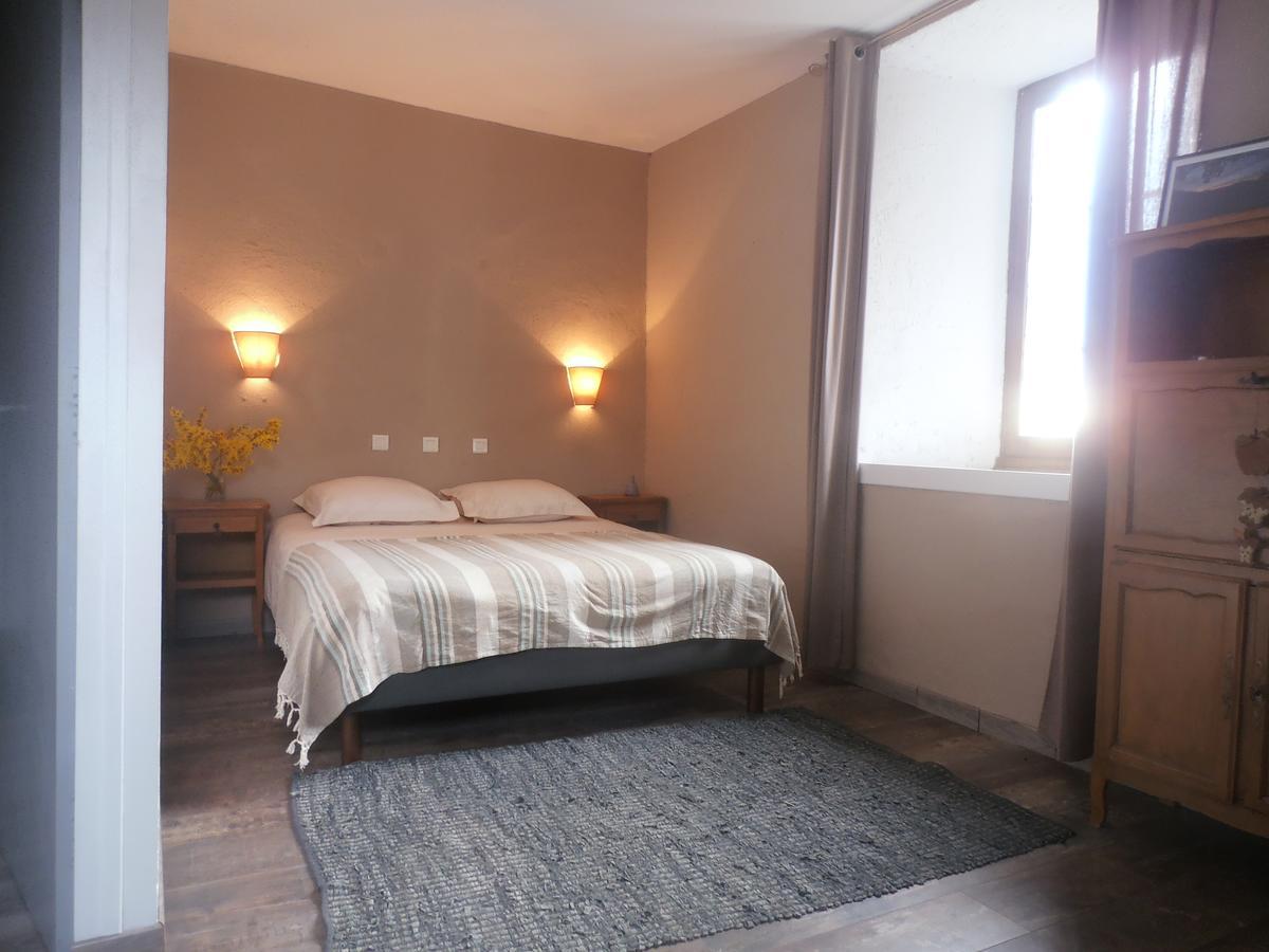 Bed and Breakfast La Vallee De Gaia Saint-Hilaire-de-Lavit Экстерьер фото